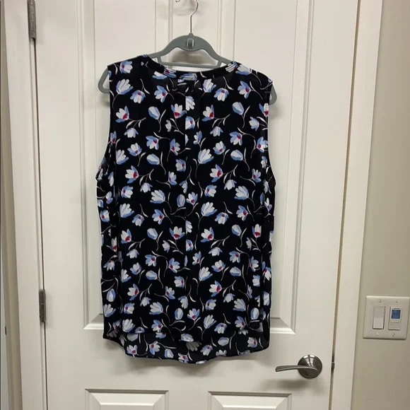 Talbots White and Blue Sleeveless Blouse - Picture 5 of 5